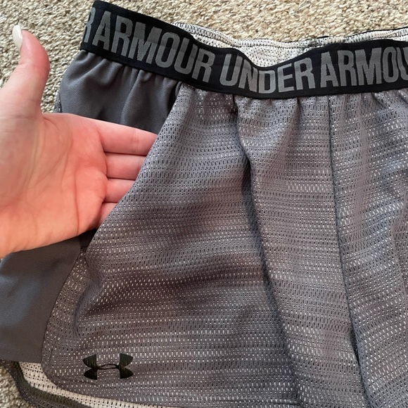 Under Armour Shorts - Picture 2 of 4